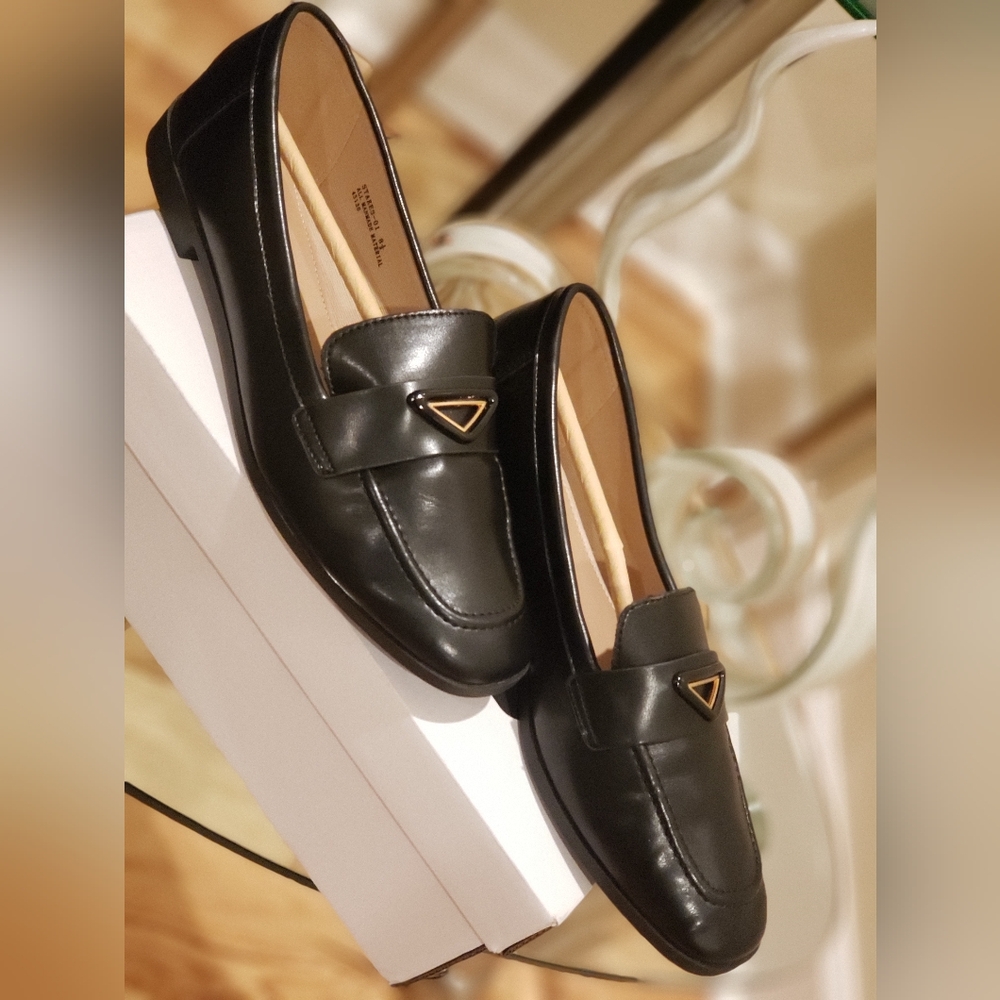 Woman's dress flats
